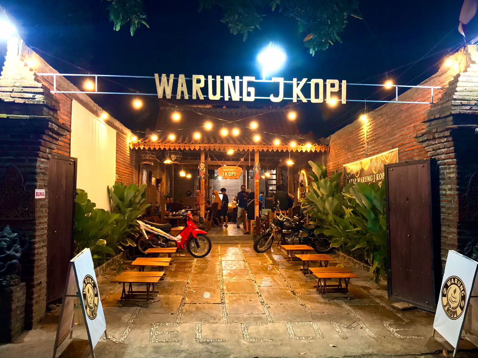 Coffee Shops on Ir Juanda Street: Rivalry Heats Up as Citimall Arrives